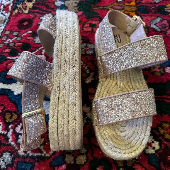 Bibi Lou Pink Wedge Heels - Picture 3 of 5